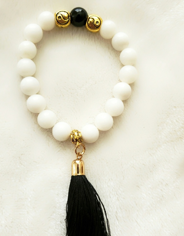 Crystal Healing Bracelet: Whitestone/Black Onyx